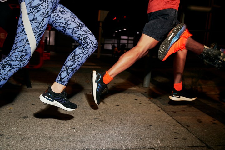 SPACERACE_ULTRABOOST20_SS20_IMAGE_BLACK_WHITE_EG0692_20I5262